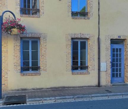 AUBIGNY appartement centre ville 1e étage
