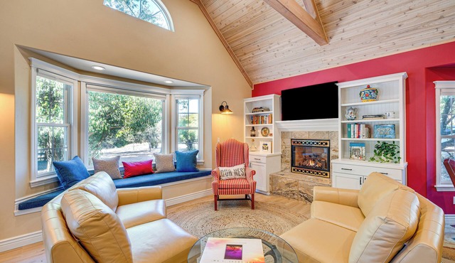 Auburn Farmhouse w/Fireplace, Close to Wineries