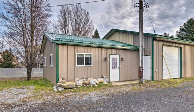 Auburn Studio w/ Yard & Fire Pit ~ 5 Mi to Lakes!