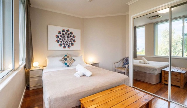 Auchenflower 1BR Retreat, Parking Close to UQ & M5