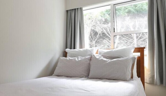 Auckland Getaway or Gateway