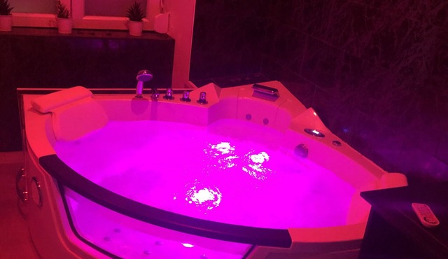 AUDIN SPA: JACCUZI⚡️SAUNA⚡️NETFLIX⚡️