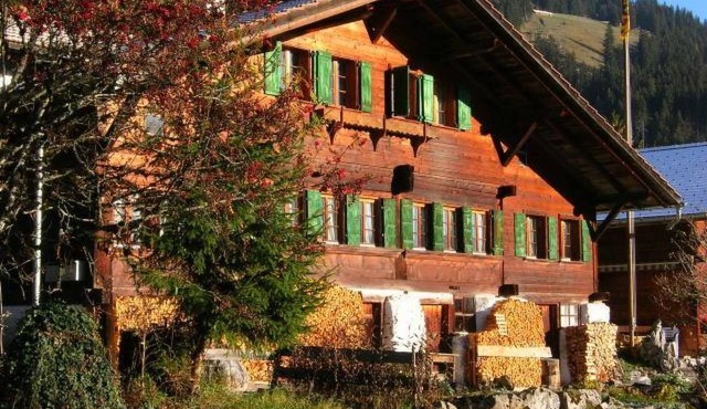 Auf der Mauer by Interhome