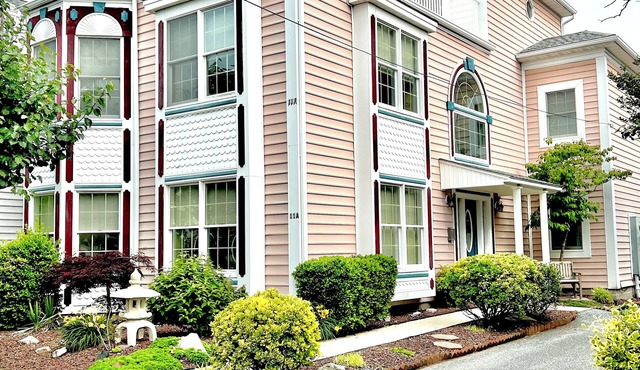 Aug. 2026 WEEKS AVAL/6 Bedrooms/5 Baths/Steps to the Beach