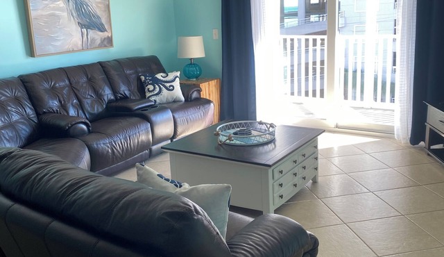 Aug weeks left 2000sq ft Ocean View Villa steps to the beach,small pool hot tub