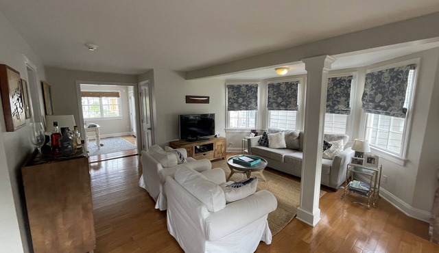 August Rental! - Rowayton house steps away from private beach