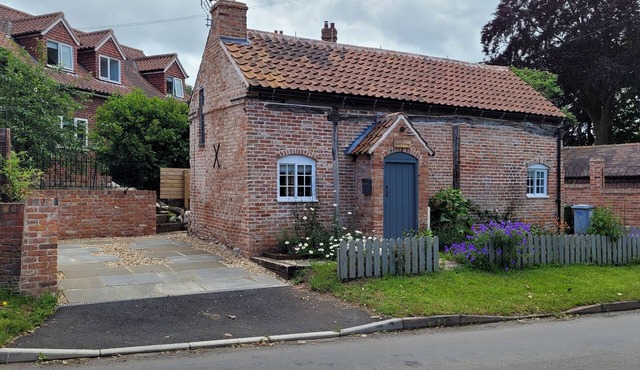 AULD COTTAGE, family friendly, character holiday cottage in Norwell