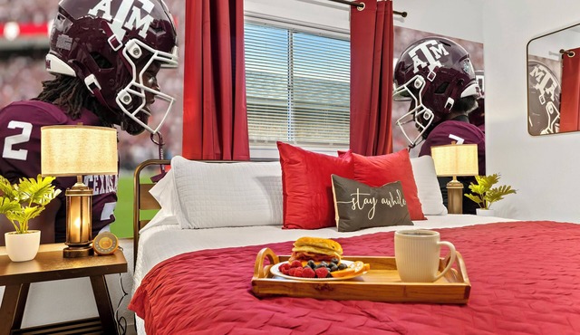 Aunt Agnes, 9 Min to A&M, Sleeps 10, Game Day Ready