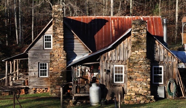 Aunt Aries Historical cabin- retreat to the wilderness