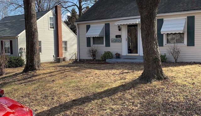 Aunt Doodle’s House 8 blocks from Historic Main Street. Convenient location!