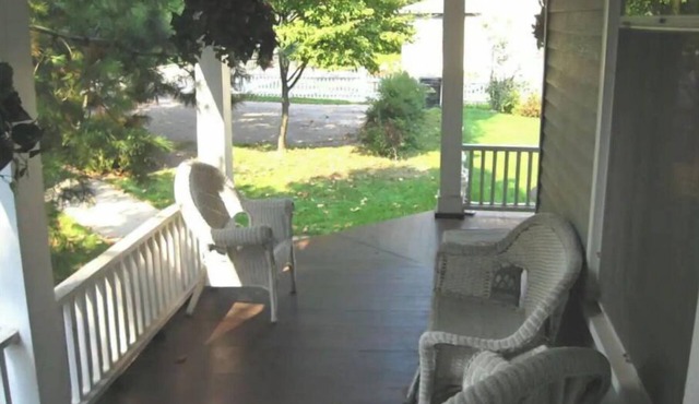 Aunt Jane's #1 Downtown Put in Bay up to 12 guests