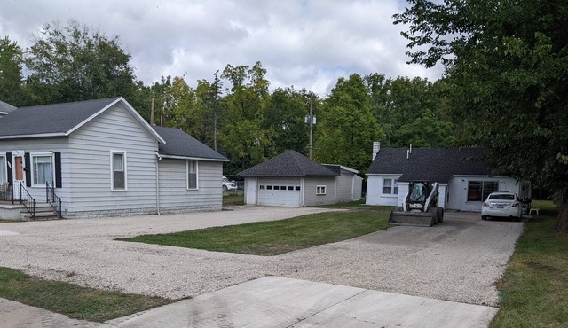Aunt Rose's Place 1 BR Cottage on the Raisin River in Dundee, MI