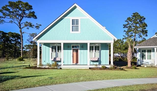 Auntie's Cottage - 4BR/3BA -10 Min to OIB & Sunset Beach - Porch + BBQ -Sleeps 8