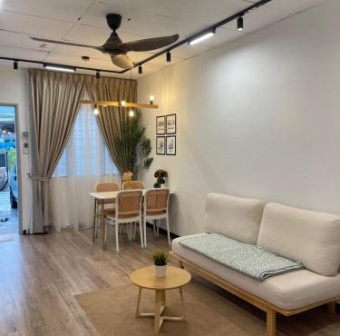 Aura Homestay Selayang