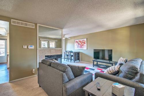 Aurora Apt 10 Miles from Downtown Denver!