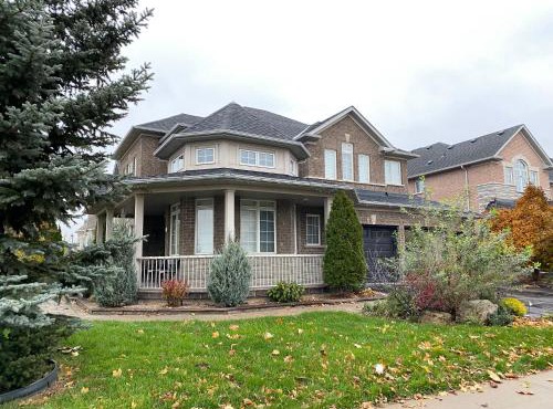 Aurora Executive Upscale Residence Three Bedrooms Three and Half Bathrooms