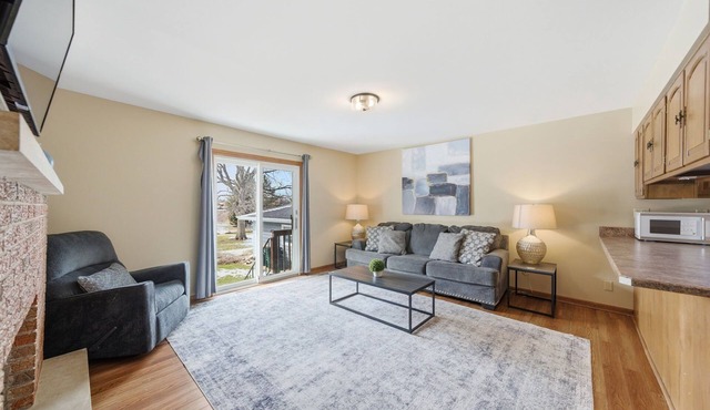 Aurora FHS Rental - Johnston Dr - 5 bedrooms