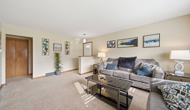 Aurora FHS Rental - Johnston Dr - Extended - 2 bedrooms