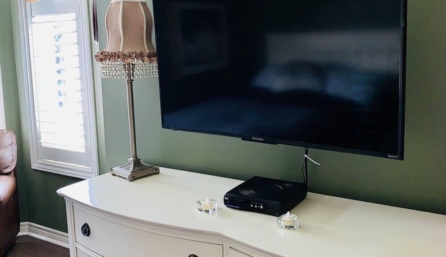 Aurora ~Great Location!!! St. John Sr/Bayview!!!! FITNESS STUDIO INCLUDED!!