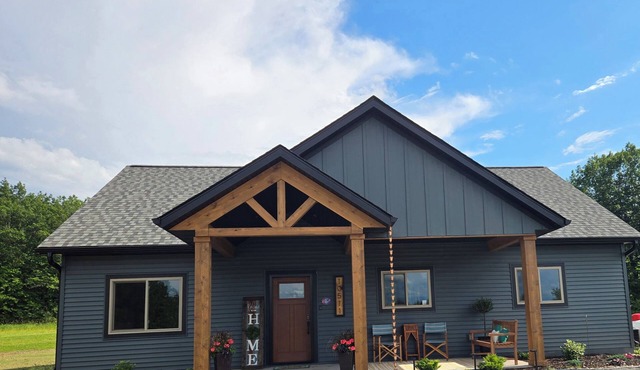 Aurora is a 3-bedroom house in Holcombe. A year-round playground for all!