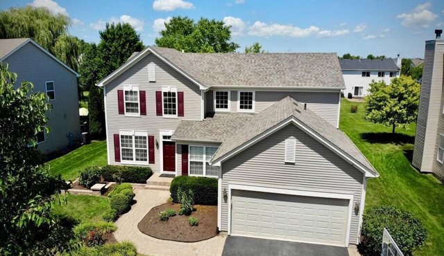 Aurora/Naperville - Classy, Spacious Family Home!