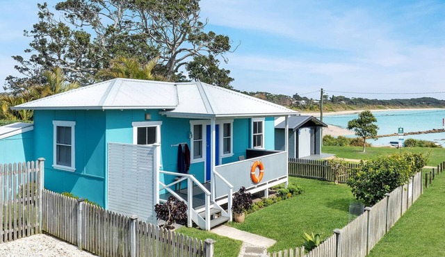 Aurora: quintessential beachfront couples getaway