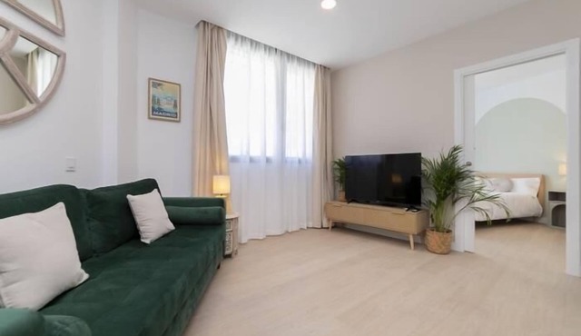 Aurora Stays by Charming II, Apartment for 4 with free parking