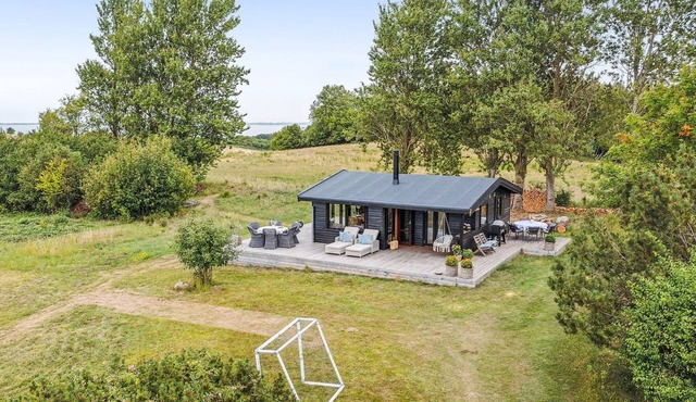 "Aurore" - 1.3km from the sea by Interhome
