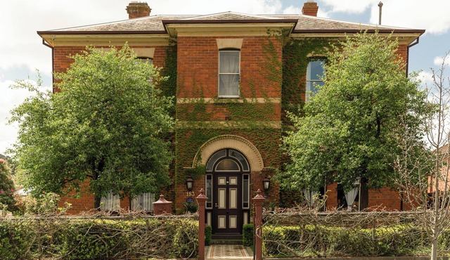 Aurum House: Heritage Style & Comfort for families, large groups, pet friendly