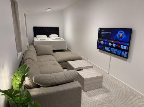 AURUM LIVING - Near Airport