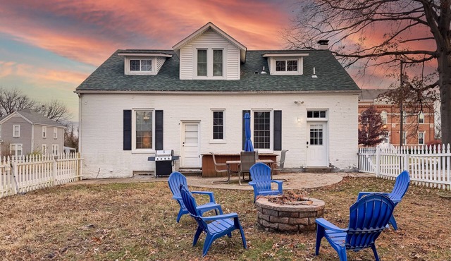 Aussie Cottage | Dog-friendly, Fire pit, Fenced yard