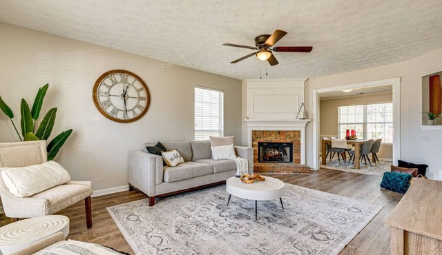 Austell Home Near Six Flags w Yard & Fireplace
