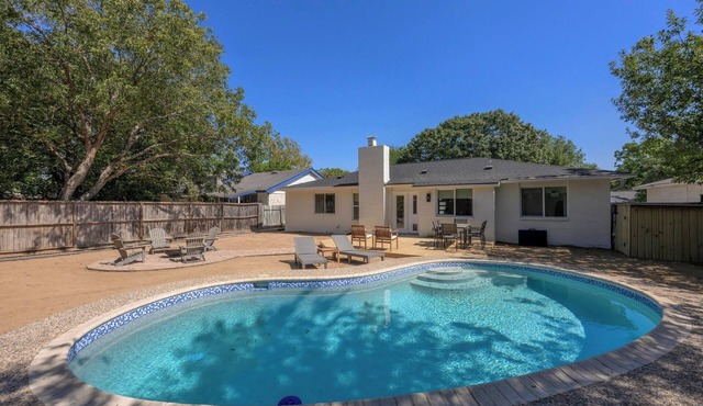Austin Escape: Stylish 3BR/4 Beds + Private Pool