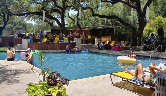 Austin Fun Spot Best City Location w/Amazing Pool
