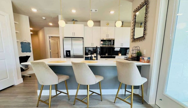 Austin Group Ready 2BR | Near Domain | Gym & Pool