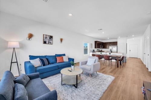 Austin Hideaway - King Bed, Game Room, FREE Coffee
