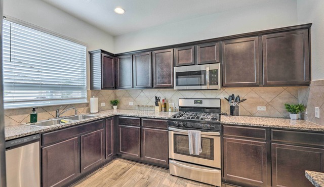 Austin Home ~ 12 Mi to Downtown!