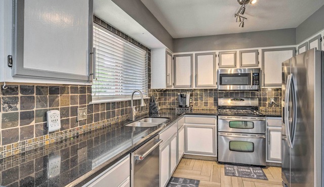 Austin House w/Private Yard - 15 Mi to Downtown!