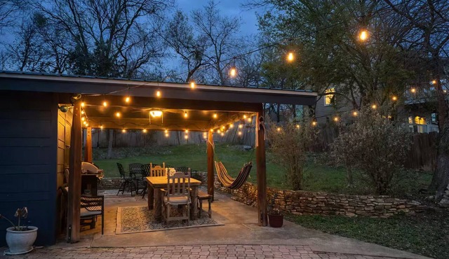 Austin Lake Hills Cozy Casita near Lake Austin