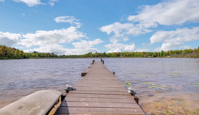Austin Lake Lodge : Summer Fun on Austin Lake – Sandy Beach & Dock!