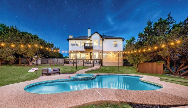 Austin Luxe Retreat: Pool | Spa | Game Room | Fire Pit
