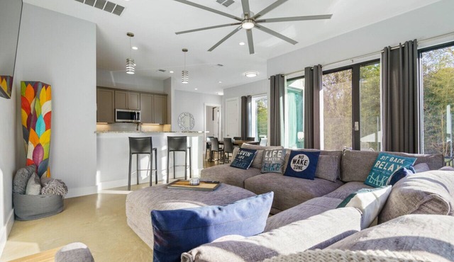Austin Oasis Escape | Walk to Lake | Boat Launch