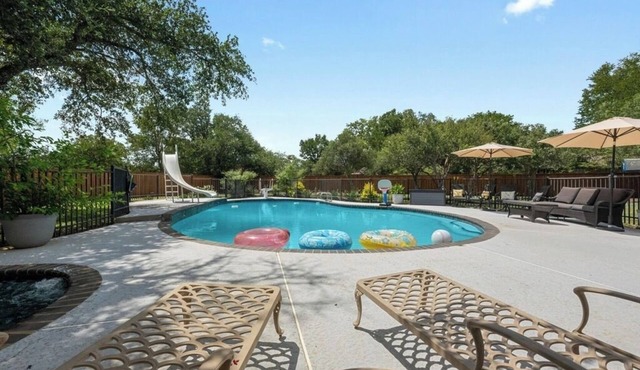 Austin's Hill Country Escape & Retreat – Private Oasis With Pool & Spa on Acre+