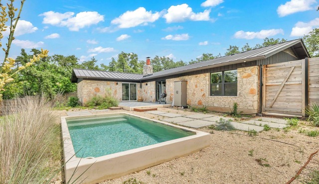 Austin Sanctuary: Modern Haven Near Zilker Park