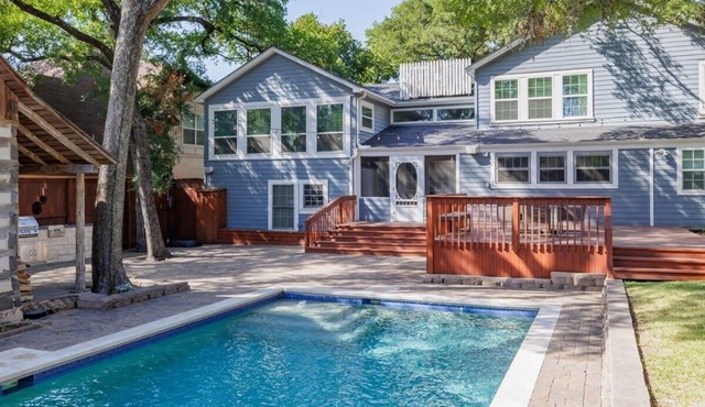 Austin Songbird - Historic Tarrytown Luxury w/Pool , Gym, & Putting Green