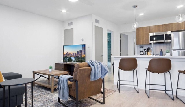 Austin State of the Art Unit 5 Min from Downtown