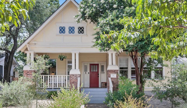 Austin Summer Retreat l All King Beds l Private Yard l Centrally Located