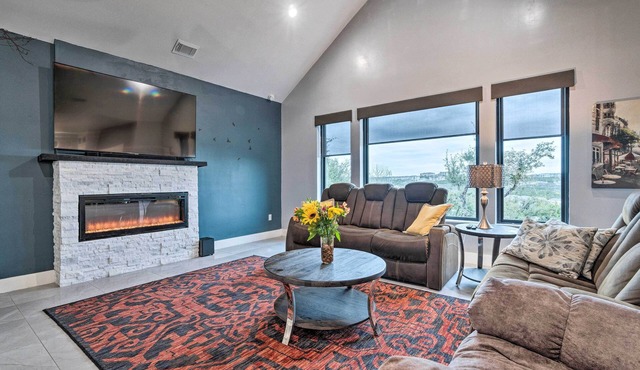 Austin Vacation Rental: 2 Mi to Lake Travis!