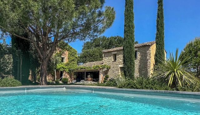 Authentic, charming gîte between Gard and Ardèche