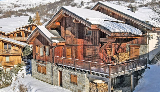 Authentic chalet with sauna and hammam in Saint-Martin-de-Belleville